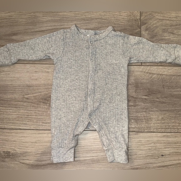 MODERN MOMENTS ORGANIC BY GERBER |Gray Baby Onesie - Picture 1 of 2